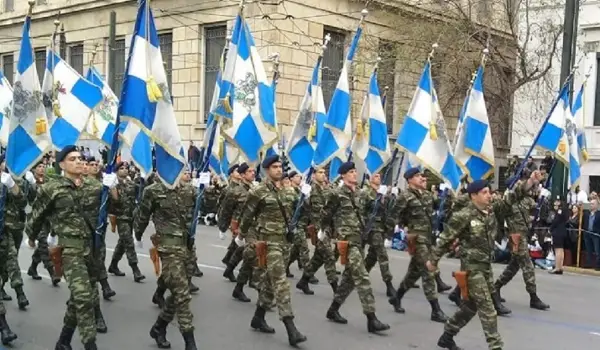ВОЕН РОК ВО ГРЦИЈА: Основна обука од десет седмици, која вклучува ракување со дронови и прва помош