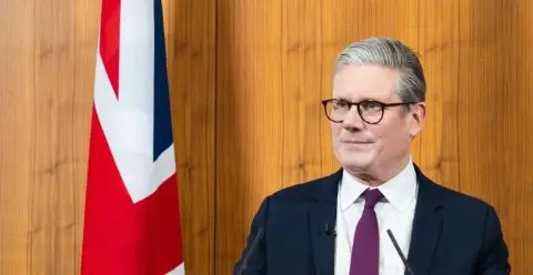 Стармер ја повторува поддршката за Украина на четвртата годишнина од инвазијата