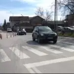 Градежна механизација го забави сообраќајот на патот кај „Довлеџик“ во Битола