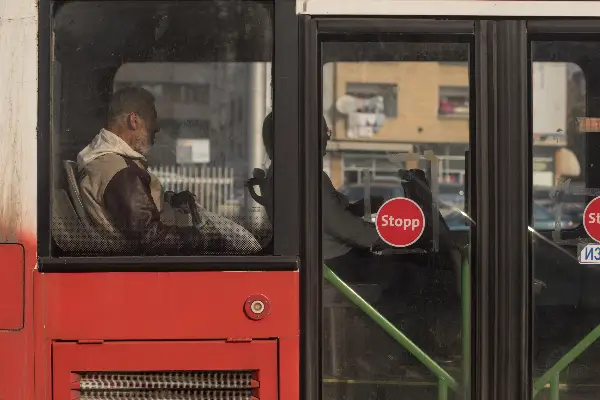 Стабилизирана е состојбата со приватните превозници во Скопје