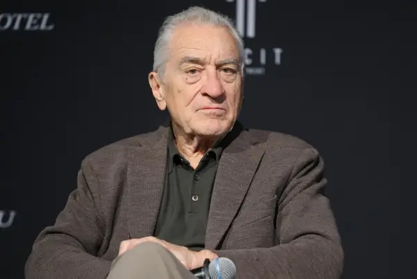 Роберт Де Ниро ги повика Американците на отпор против Трамп: Тој е непријател на нашата земја (ВИДЕО)