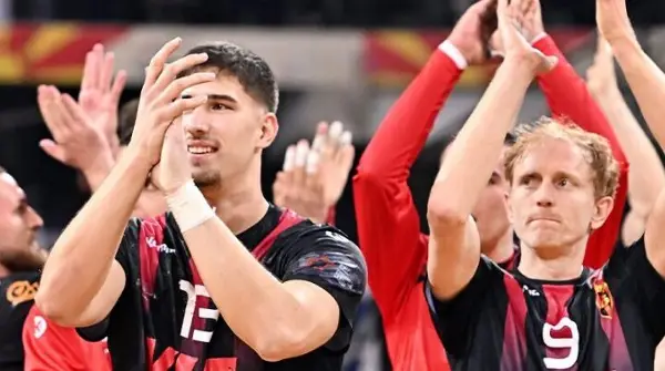 Вардар 1961 го победи Мелсунген