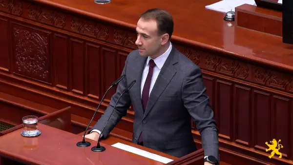 Стојаноски: Законското решение за намалување на коефициентите на избраните и именуваните функционери е согласно Устав, платите се намалуваат за над 10.000 денари