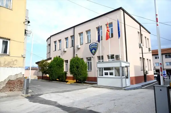 Кривична за кумановец: На интернет препродавал бајонети, сабји и фигура од лав