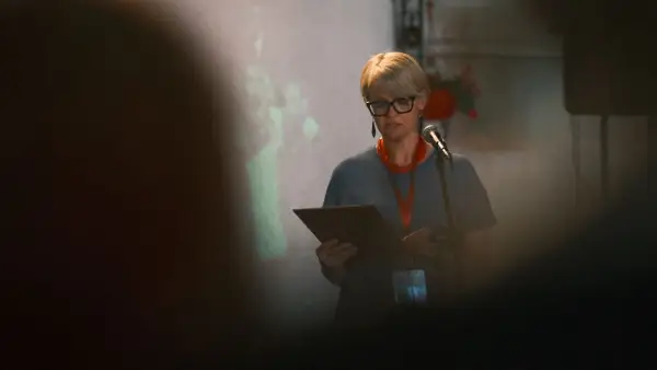 Ме охрабруваат студентите и младите што театарот го гледаат како колективна уметност, а не место за заработување на пари