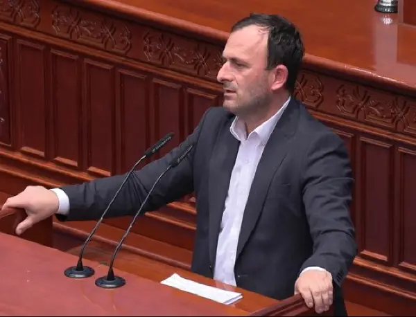 Митрески: Власта има интерес само за тендери, не ѝ е гајле за работниците и нивните плати