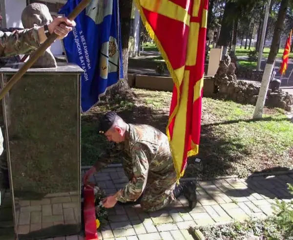 ВЕЧНА СЛАВА: Во тетовската касарна одбележана 82-годишнината од загинувањето на Кузман Јосифоски-Питу