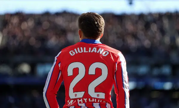 Зошто Џулијано на грбот не го носи презимето Симеоне?