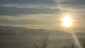 Сончево со слаб ветер, температура до 16 степени