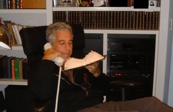 Епстин тргувал со жени преку британските аеродроми до 2019 година