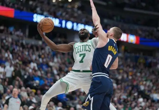 (Видео) Јокиќ со дабл-дабл, Денвер пресилен за Бостон