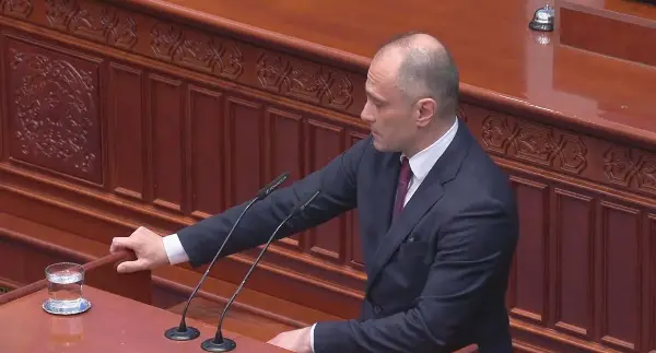 Филипче до Мицкоски: Ги оставивте работниците без поголеми плати