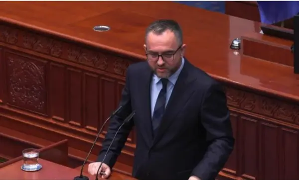 Тошковски: МВР дејствува неселективно еднакво кон сите етникуми и навивачки групи