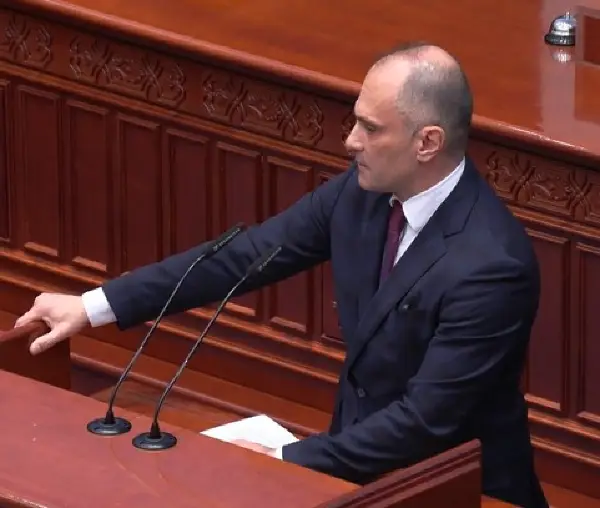 Филипче до Мицкоски: Кој е Душан Адамовиќ и зошто е избран за Конзул?