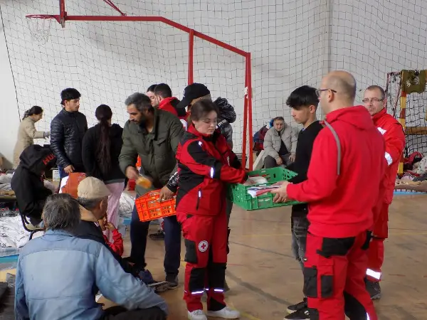 (ФОТО) Џојсон Сејфти Системс – Кичево обезбеди топол оброк за настраданите од поплавите за 5 дена