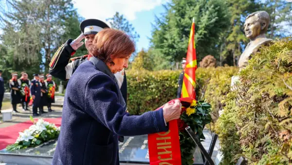 Сиљановска-Давкова оддаде почит на Трајковски: Неговата визија останува наша обврска