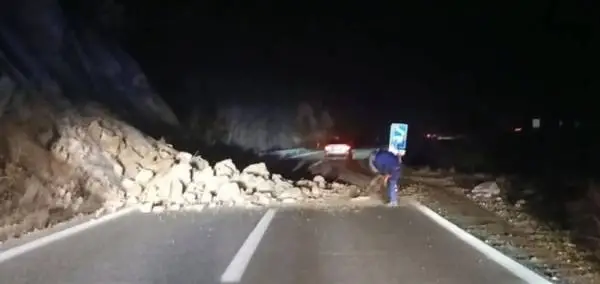 Затворена обиколницата кај Битола поради свлечиште, сообраќајот се пренасочува низ градот