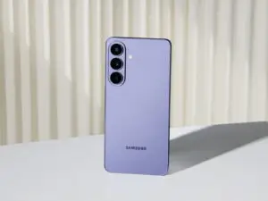 Galaxy S26 и S26+ го носат совршениот баланс за „Pro“ изглед