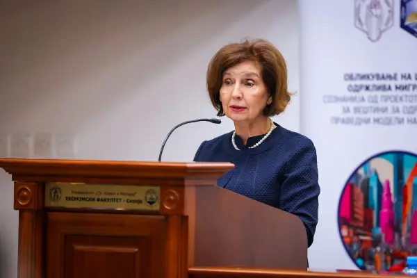 ТРЕТИНА ОД ПОПУЛАЦИЈАТА, НАЈВРЕДНАТА, Е НАДВОР Одливот на младите високообразовани луѓе ќе остави големи последици