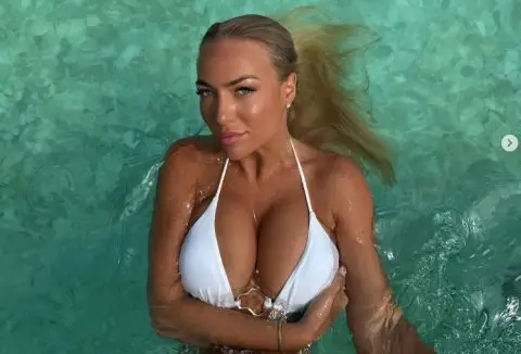 ФОТО: Викиншката девојка“ направи хаос во бикини