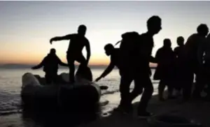 Во Грција 300 мигранти во притвор поради нелегален влез