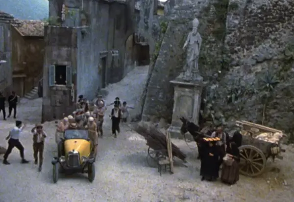 Овој филм има најдолг наслов и е впишан во Гинисовата книга на рекорди