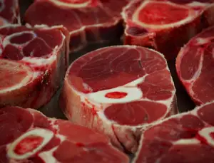 Контаминирано месо од Бразил завршило во месарници низ Европа? Пронајдени траги од забранет хормон