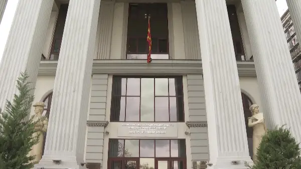 Воздушниот простор над Израел затворен за цивилни летови, МНР со апел македонските државјани да ги следат информациите и да ги контактираат за помош