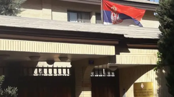 Оштетена амбасадата на Србија во Техеран во утринските напади