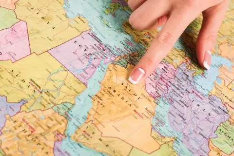 Саудиска Арабија пресретна ракети насочени кон аеродромот во Ријад и воздухопловна база