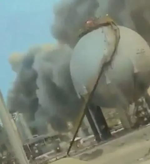 ВИДЕО: Нападнат еден од најважните енергетски центри во светот, престана со работа големиот нафтен терминал