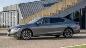 Секоја четврта Шкода Суперб се нарачува со приклучен хибриден погон