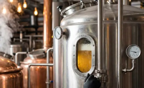 Пиво од измет од мечки- во рекламата се вели: Лесен лагер поврзан со дигестијата на мечките 