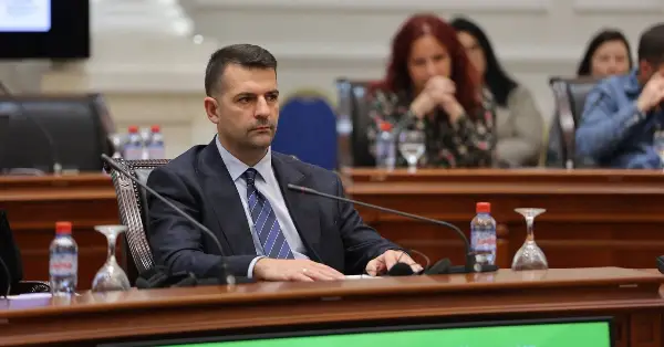 Антикорупциска на некоја од наредните седници ќе испита дали има судир на интереси кај Томовски