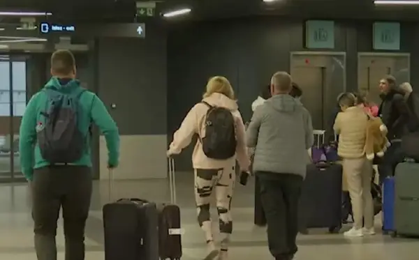 Евакуирани 200 државјани на Србија, авион од Дубаи слета во Белград