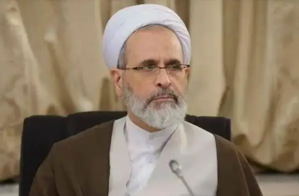 Кој е клерикот Алиреза Арафи, човекот кој одеднаш се најде во центарот на борбата за власт во Иран?