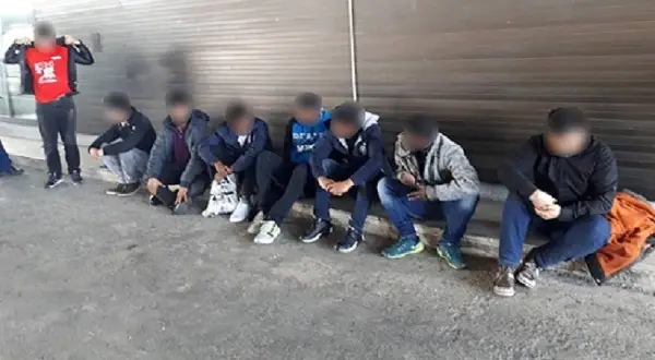 Лишен од слобода турски државјанин, во патничко возило превезувал пет лица мигранти