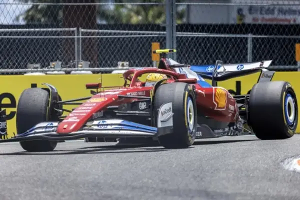 Хамилтон: Ферари може да ја освои титулата оваа сезона