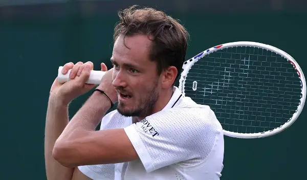 Се повеќе спортисти „заглавени“ во Дубаи и Абу Даби, меѓу нив и Јасикевичиус, Медведев, …