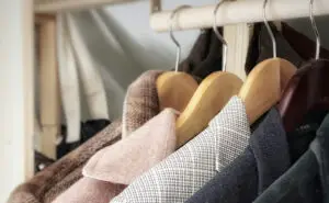 Совети за правилно складирање на зимската облека и како најдобро да го сочувате нејзиниот квалитет