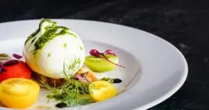 Направете италијанска моцарела дома, потребни ви се само две состојки!