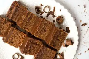 Рецепт за посна торта медено срце: Намирниците ги имате дома и ќе биде готова за 10 минути