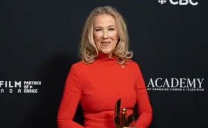 ВИДЕО | Кетрин О’Хара постхумно наградена од Здружението на филмски актери, говорот на нејзиниот колега ја расплака публиката