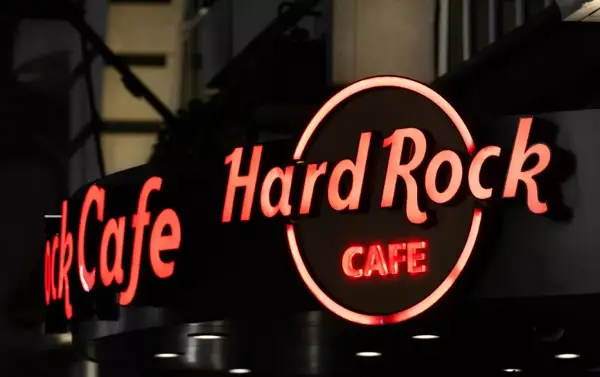 Белград доби „Хард Рок Кафе“, наскоро и рок-музеј со предмети на ѕвездите од светската музичка сцена