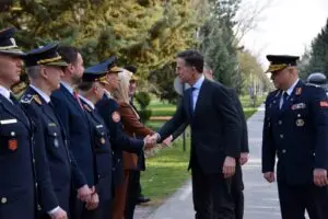 (Фото) Дејствувате над вашите капацитети кога станува збор за истурените копнени сили, рече Руте при посетата на Армијата