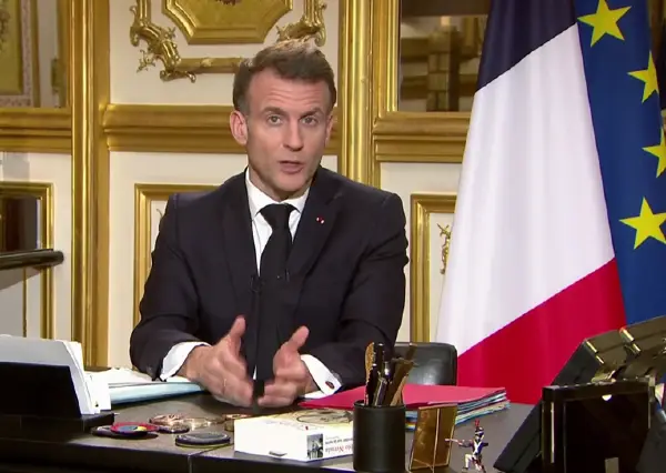 Макрон се обрати до нацијата: Го испраќаме единствениот носач на авиони во источниот Медитеран (ВИДЕО)