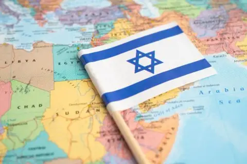 Израел издаде наредби за раселување за три села во јужен Либан