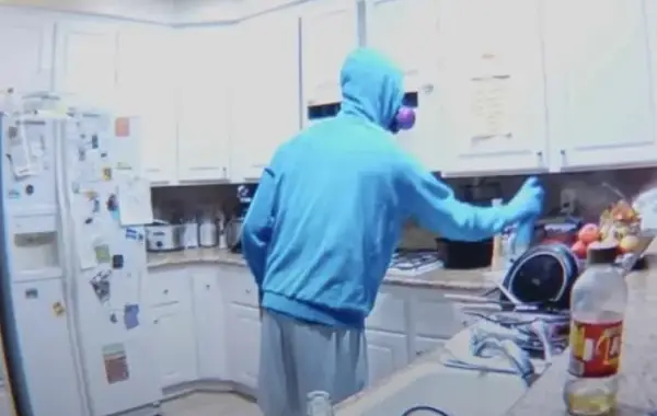 Цимер со отров им ја прска храната и кујнските апарати- не можеле да поверуваат додека не го виделе на дело (ВИДЕО)