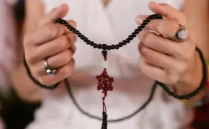 Дознајте дали сте меѓу нив: Личностите родени на одредени денови во месецот имаат посебен кармички долг