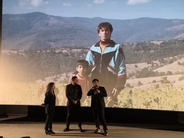 Македонскиот филм „Диџеј Ахмет“ во Брисел ја воодушеви европската публика